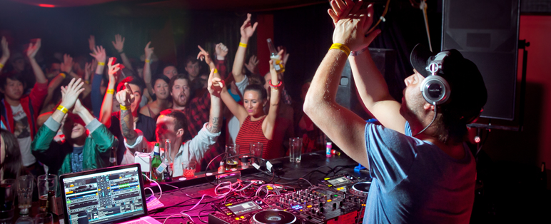 Kaiserdisco – Night & Day