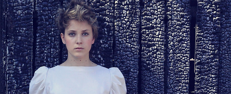 Video: Emma Louise – Pontoon