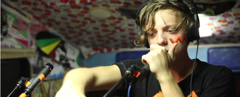 Video: Robert DeLong – Happy