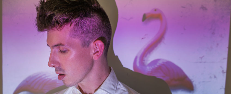 Remix: Ayer – Young (Mickey Valen Radio Edit)